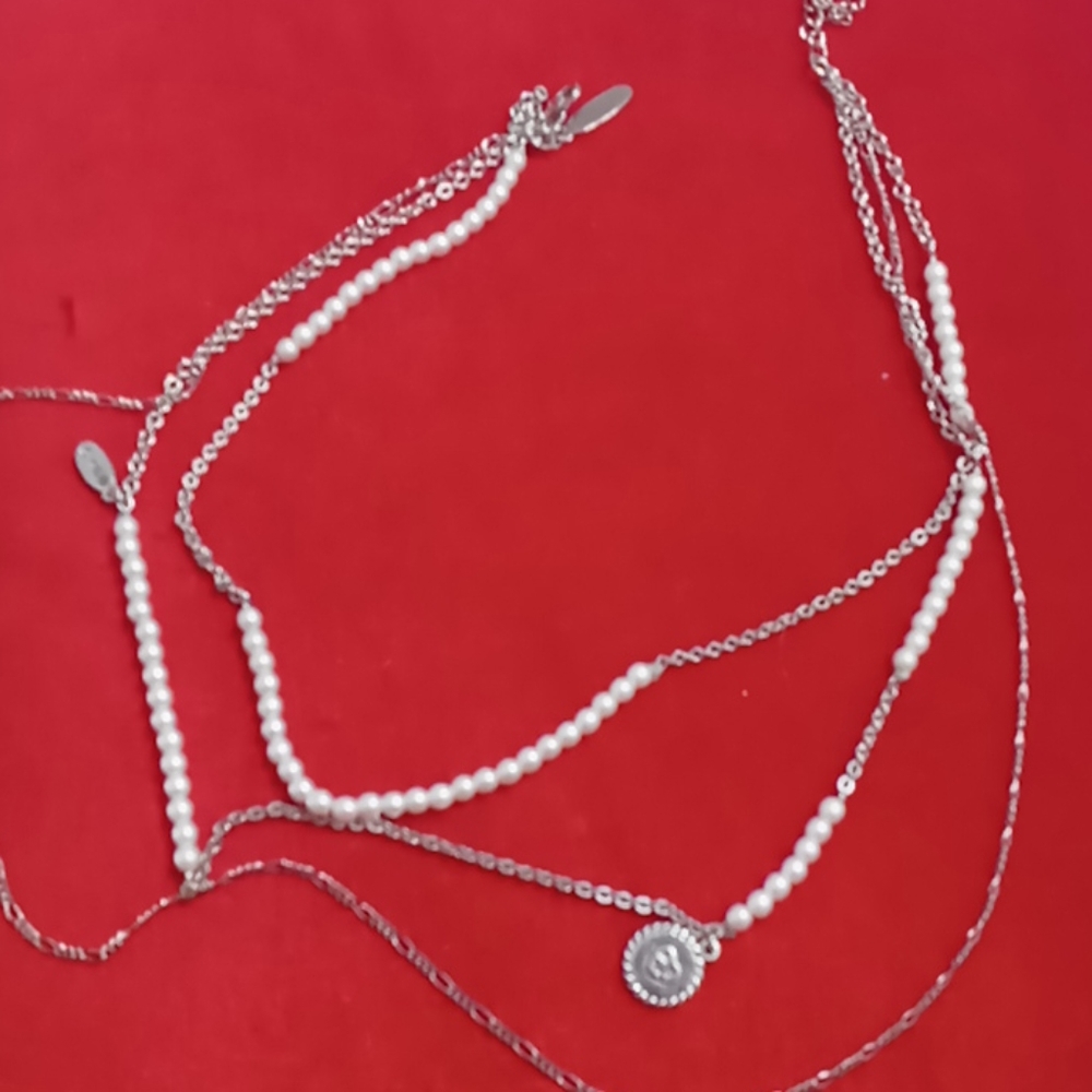 dainty 3 stramd aero necklace
